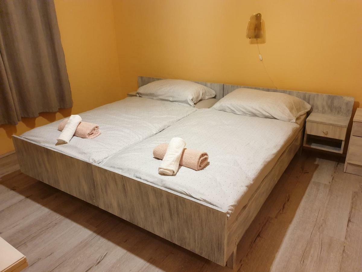 Apartment Kristina Vlašići Esterno foto